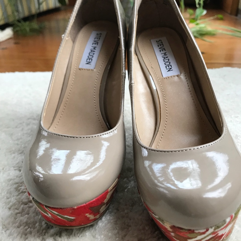 Steve Madden wedge. - Picture 2 of 4